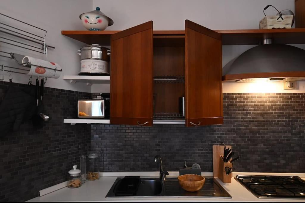 דירות ג'נצאנו די רומא A Casa Di Tina מראה חיצוני תמונה